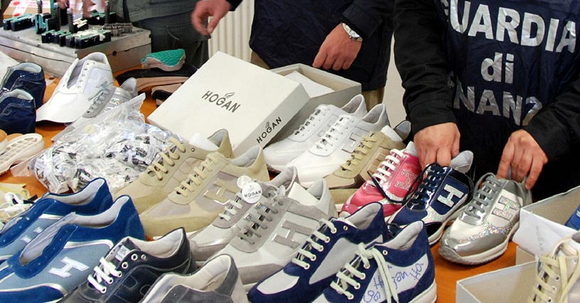 Scarpe hogan uomo contraffatte hotsell